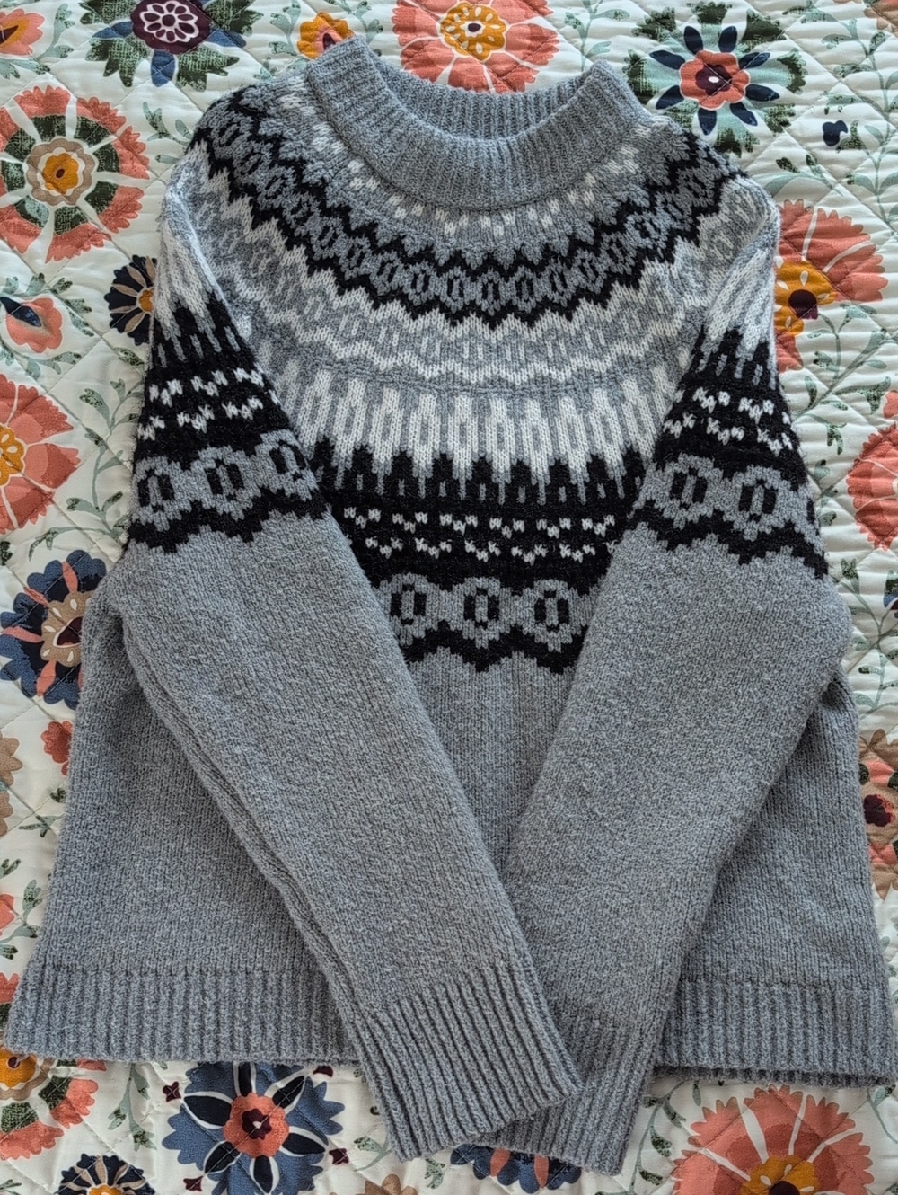 Universal Thread Gray Knit Sweater
